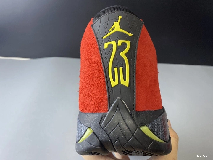 14 Jordan 654459-670 Air “Ferrari”  1015
